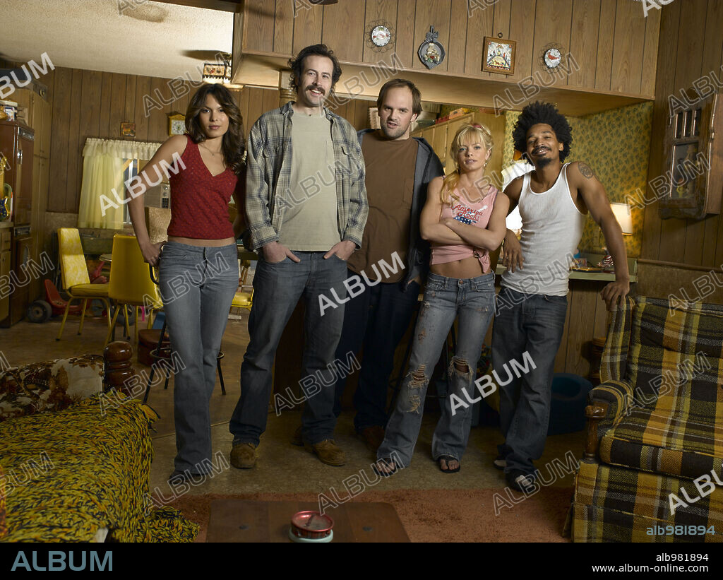 EDDIE STEEPLES, ETHAN SUPLEE, JAIME PRESSLY, JASON LEE and NADINE VELAZQUEZ in MY NAME IS EARL, 2005, directed by CHRIS KOCH and MARC BUCKLAND. Copyright 20TH CENTURY FOX.