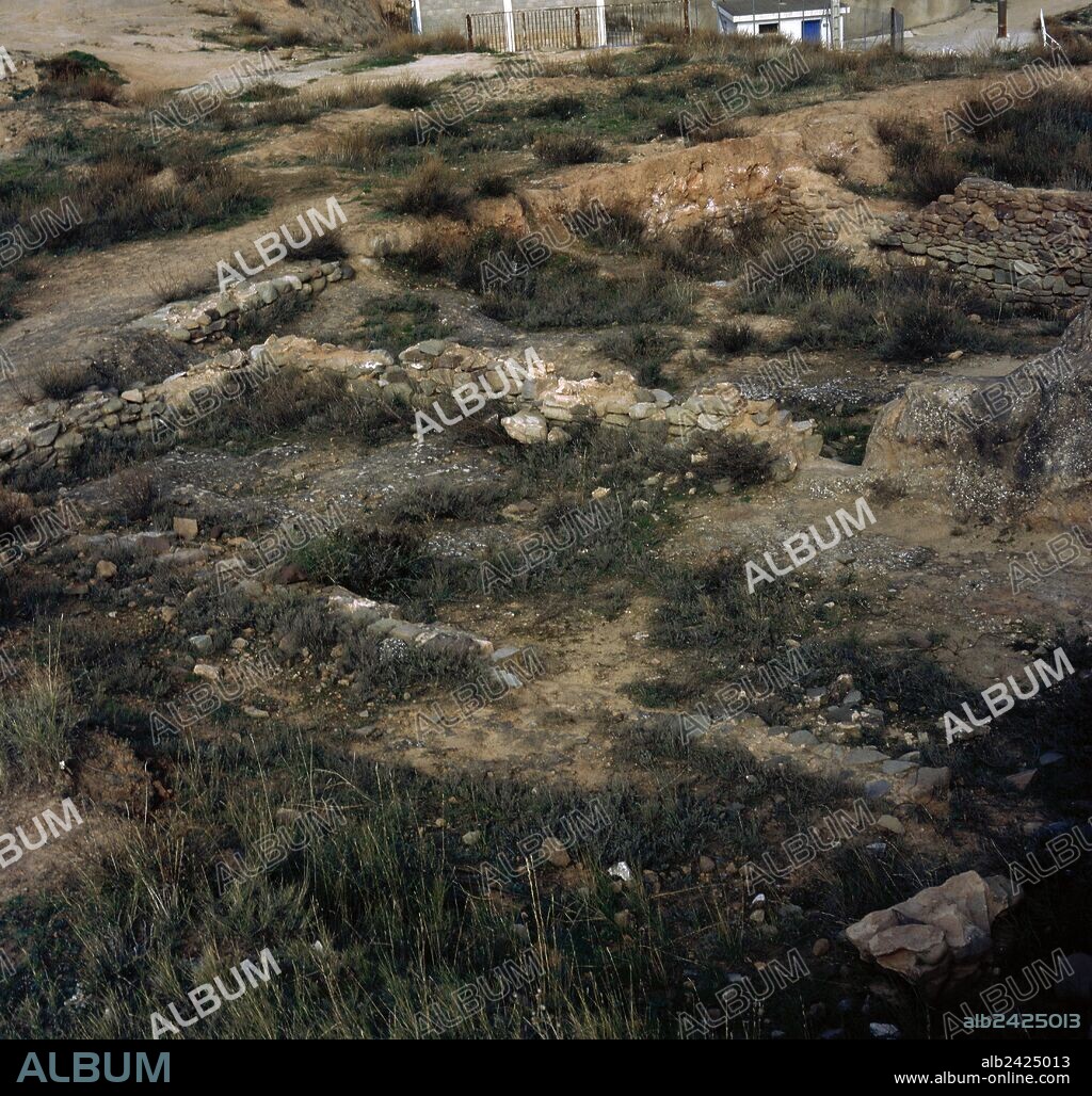 EPOCA CELTA. ESPAÑA. YACIMIENTO CELTIBERO DE ARNEDO. Localizado en un estratégico enclave, en el valle medio del río Cidacos, fué ya poblado en el Neolítico. ARNEDO. La Rioja.
