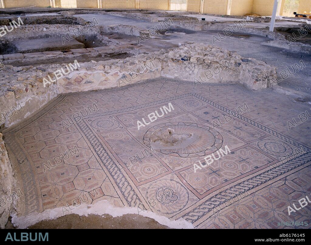 MOSAICOS ROMANOS DE LA VILLA DE MATERNO CINEGIO - S IV.