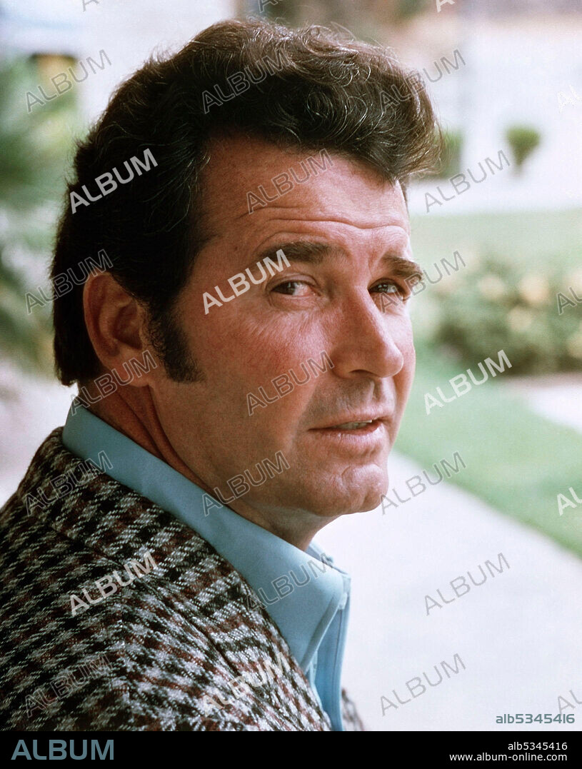 JAMES GARNER in THE ROCKFORD FILES, 1974. Copyright ROY HUGGINS-PUBLIC ARTS PRODUCTIONS.