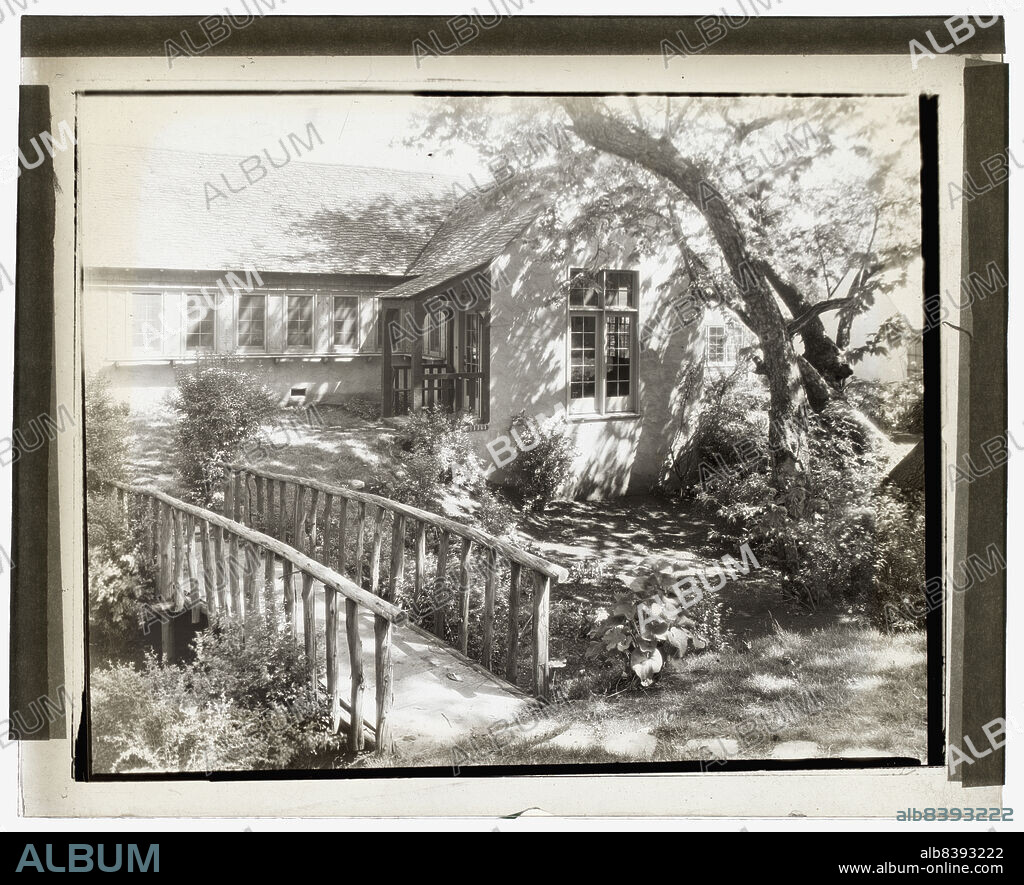 FRANCES BENJAMIN JOHNSTON. House at the "French Village", Highland Avenue, Hollywood, California, 1923. House Architecture: Francis Pierpont Davis and Walter Swindell Davis, Henry F. Withey, 1920.