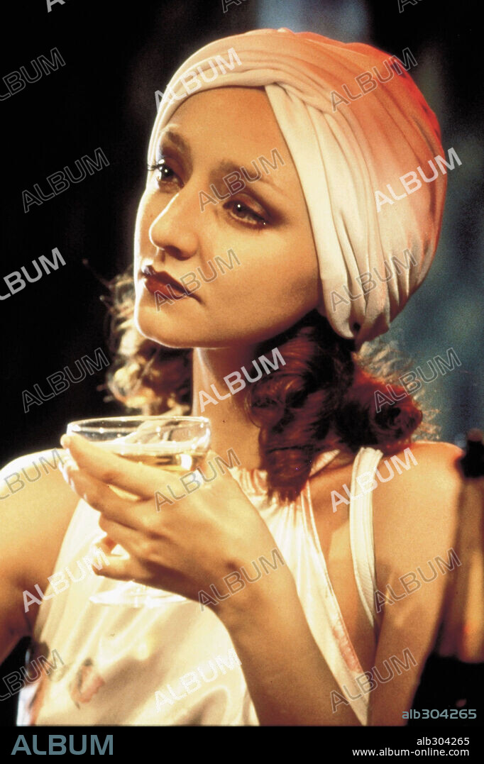 MARIA DE MEDEIROS en AIRBAG, 1997, dirigida por JUANMA BAJO ULLOA. Copyright ASEGARCE ZINEMA Y MAREA FILMS / MARTIN, LUIGI.