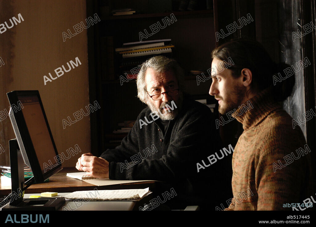 JOSE SACRISTAN y JUAN DIEGO BOTTO en ROMA, 2004, dirigida por ADOLFO ARISTARAIN. Copyright TESELA PC/ARISTARAIN PC.