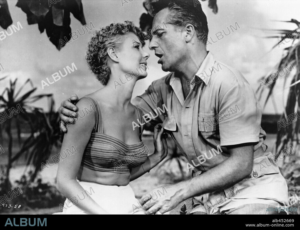 MITZI GAYNOR and ROSSANO BRAZZI in SOUTH PACIFIC, 1958, directed by JOSHUA LOGAN. Copyright 20TH CENTURY FOX.