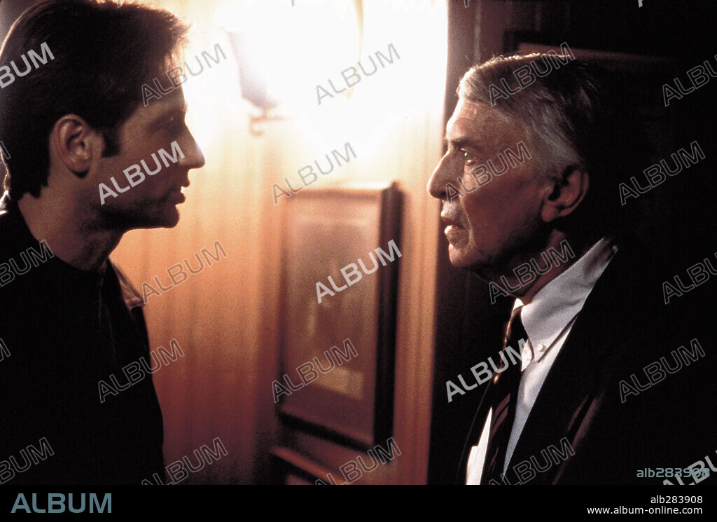 DAVID DUCHOVNY und MARTIN LANDAU in AKTE X - DER FILM, 1998 (THE X-FILES), unter der Regie von ROB BOWMAN. Copyright 20TH CENTURY FOX.