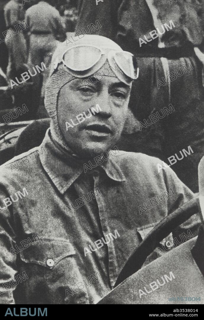Jean-Pierre Wimille (1908-1949), corredor de coches francés, piloto de Fórmula 1, ganador del Gran Premio de Bélgica en 1947.