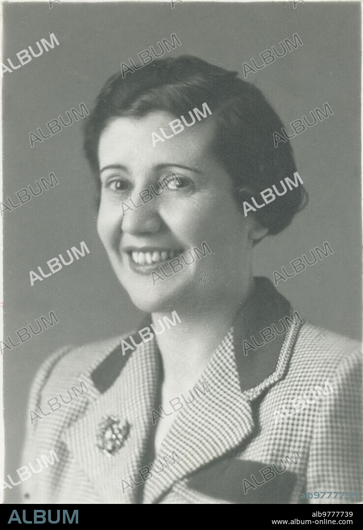 ALFONSO SÁNCHEZ PORTELA. 1952. Portrait of Josefina Carabias.
