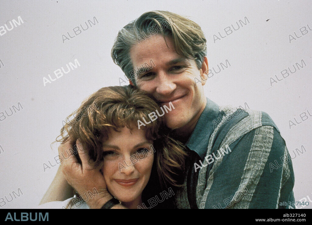 JULIANNE MOORE y MATTHEW MODINE en VIDAS CRUZADAS, 1993 (SHORT CUTS), dirigida por ROBERT ALTMAN. Copyright SPELLING FILMS INTERNATIONAL.
