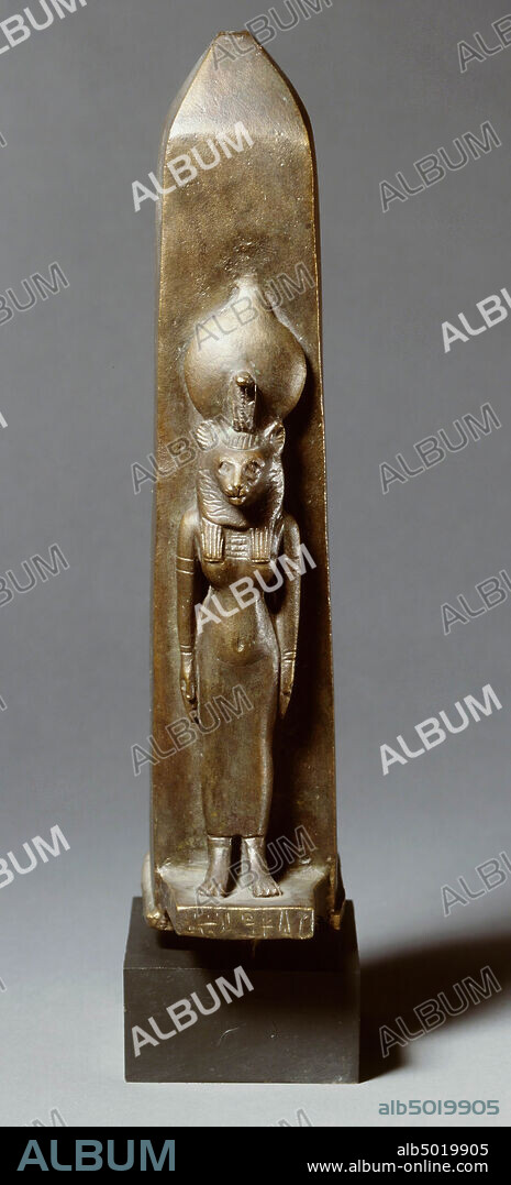 obelisk, Sechmet, sun, uraeus, lion's head, standing, bronze, goddess, bronze, length: 28 cm, Greco-Roman Period, Ptolemaeën 304-30 BC, Egypt.