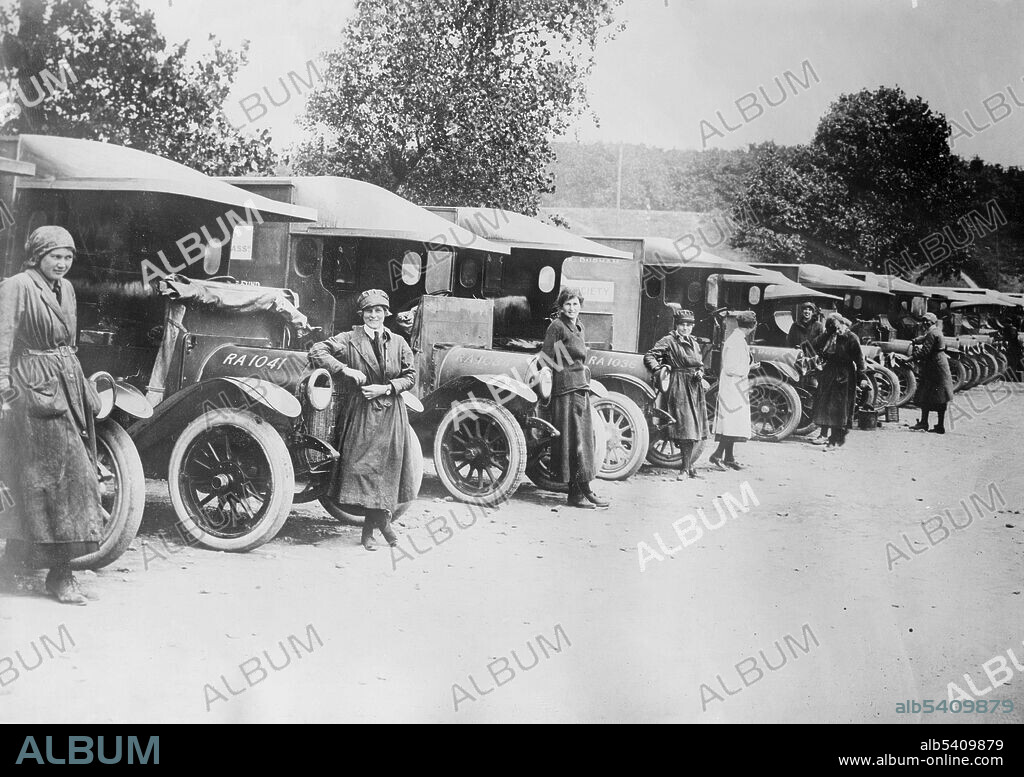 British women ambulance drivers. During the First World War, many women drove ambulances in addition to their nursing duties. Some risked their lives on the front line in France and elsewhere.