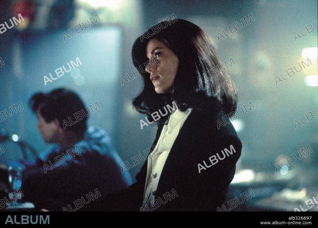 LINDA FIORENTINO in THE LAST SEDUCTION, 1994, directed by JOHN DAHL. Copyright OCTOBER FILMS.