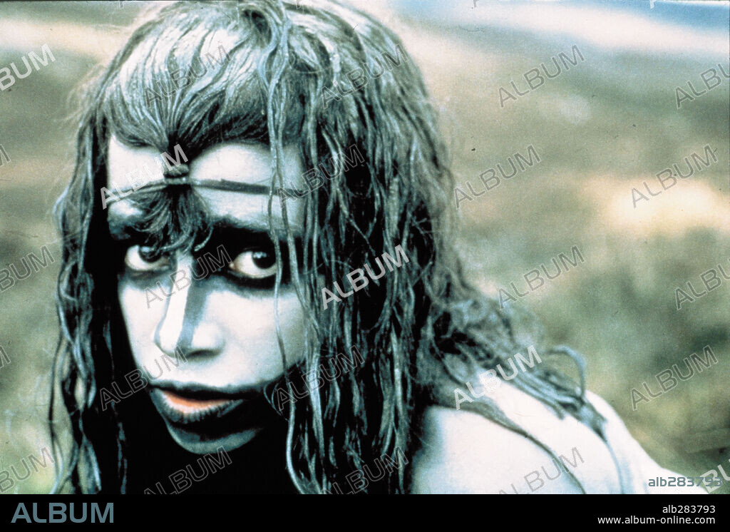 RAE DAWN CHONG en EN BUSCA DEL FUEGO, 1981 (LA GUERRE DU FEU), dirigida por JEAN-JACQUES ANNAUD. Copyright 20TH CENTURY FOX.
