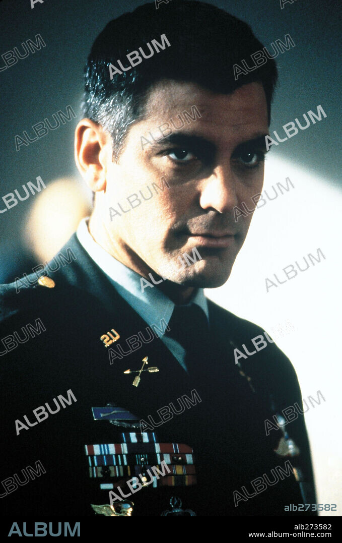 GEORGE CLOONEY in THE PEACEMAKER, 1997, directed by MIMI LEDER. Copyright DREAMWORKS.