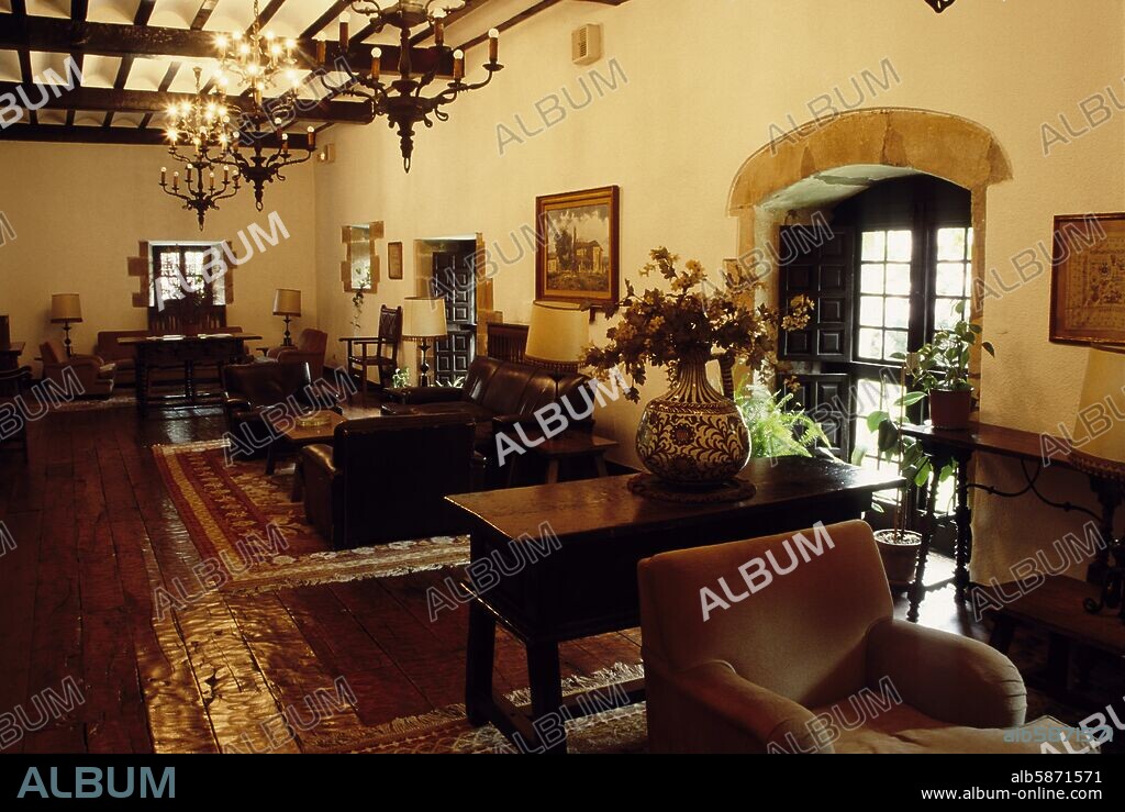 Santillana del Mar, Parador Nacional de Turismo "Gil Blas"; salón.