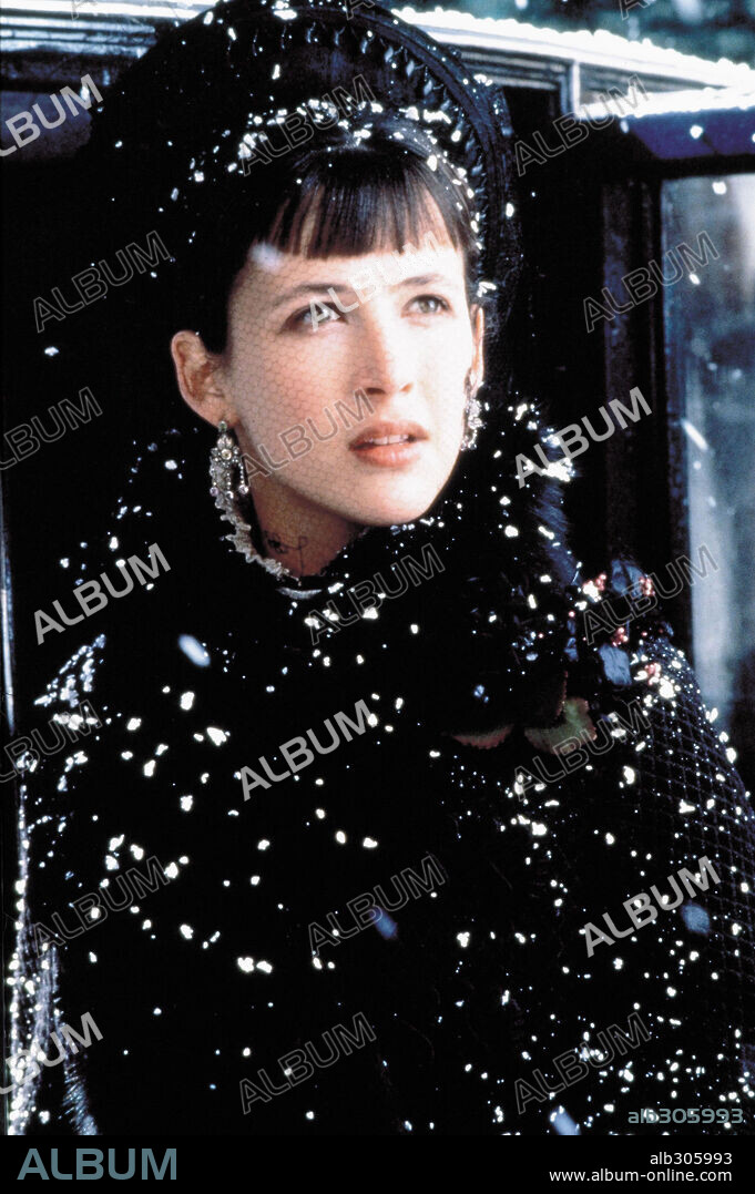 SOPHIE MARCEAU in ANNA KARENINA, 1997, directed by BERNARD ROSE. Copyright WARNER BROTHERS.