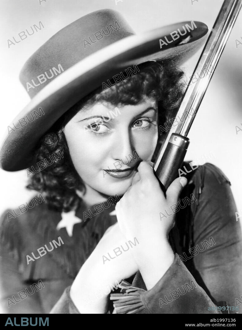 BARBARA STANWYCK en ANNIE OAKLEY, 1935, dirigida por GEORGE STEVENS. Copyright RKO.