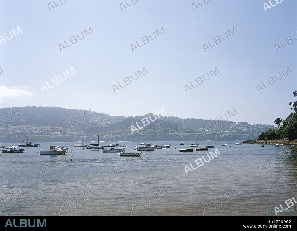 GALICIA. Panorámica de la RIA DE ARES desde la localidad de Redes. Provincia de A Coruña. España.