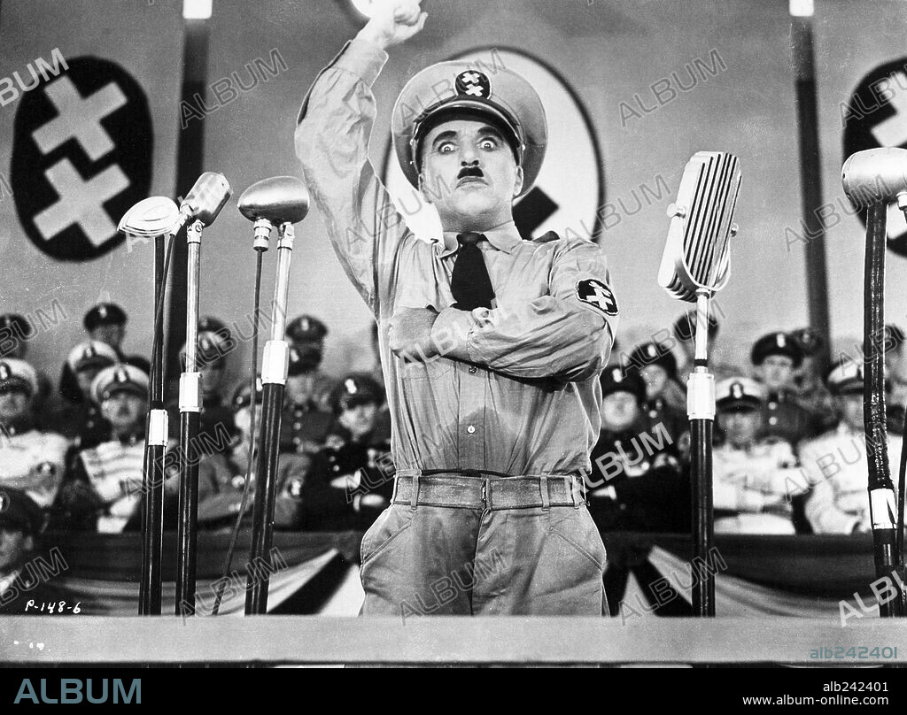 CHARLIE CHAPLIN en EL GRAN DICTADOR, 1940 (THE GREAT DICTATOR), dirigida por CHARLES CHAPLIN. Copyright UNITED ARTISTS.