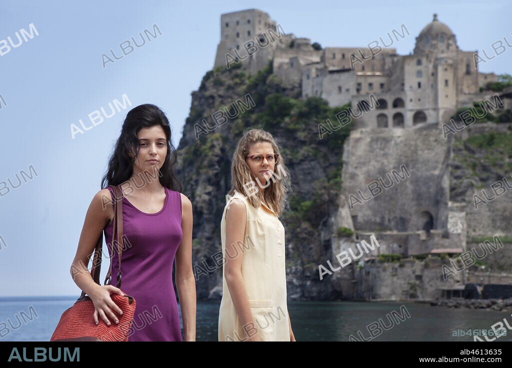 GAIA GIRACE und MARGHERITA MAZZUCCO in L' AMICA GENIALE, 2018. Copyright HBO/RAI/WILDSIDE. T2- Un mal nombre.