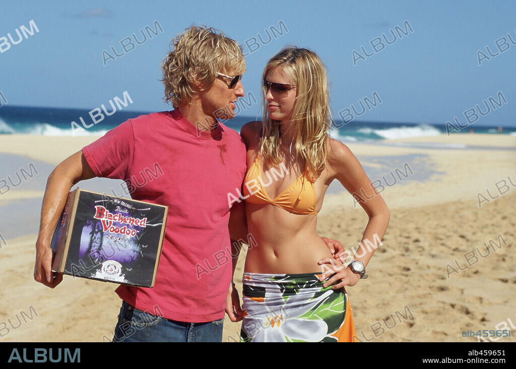 OWEN WILSON y SARA FOSTER en GOLPE EN HAWAI, 2004 (THE BIG BOUNCE), dirigida por GEORGE ARMITAGE. Copyright WARNER BROS. / CONNOR, FRANK.
