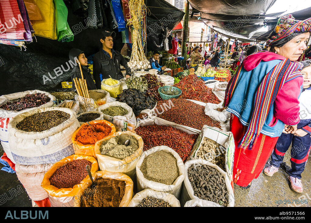 Spices, Municipal market, Santa María Nebaj, El Quiché department, Guatemala, Central America.