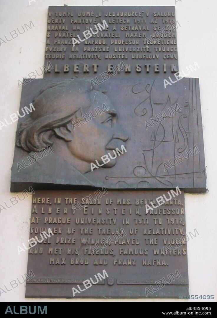 Placa conmemorativa de la amistad de Einstein y Kafka en Praga.