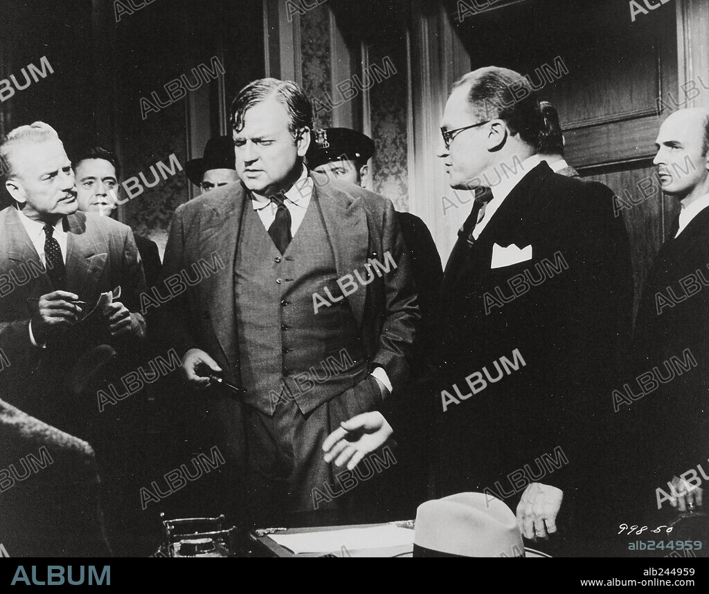 E. G. MARSHALL y ORSON WELLES en IMPULSO CRIMINAL, 1959 (COMPULSION), dirigida por RICHARD FLEISCHER. Copyright 20TH CENTURY FOX.