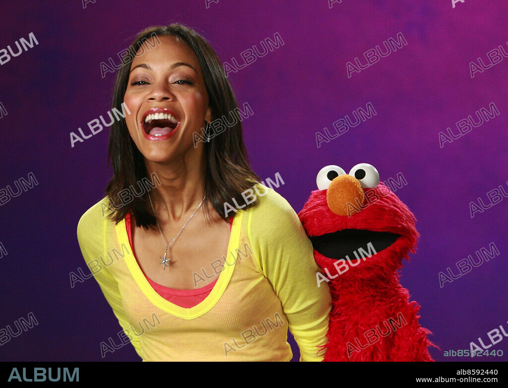 ZOE SALDANA en BARRIO SESAMO, 1969 (SESAME STREET), dirigida por JIM HENSON y JON STONE. Copyright Children's Television Workshop.