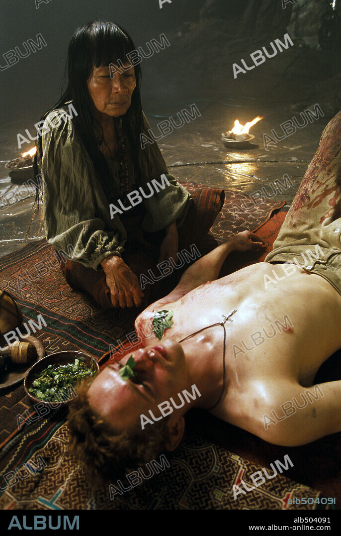 VINCENT CASSEL in BLUEBERRY, 2004, directed by JAN KOUNEN. Copyright AJOZ FILMS/LA PETITE REINE/UGC IMAGES/TF1 FILMS PRODUCTION.