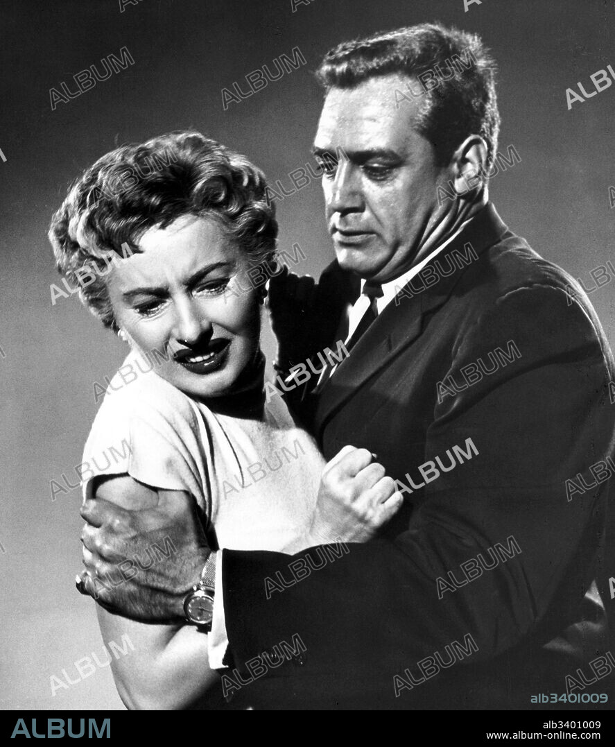 BARBARA STANWYCK y RAYMOND BURR en DELITO DE PASION, 1957 (CRIME OF PASSION), dirigida por GERD OSWALD. Copyright UNITED ARTISTS.
