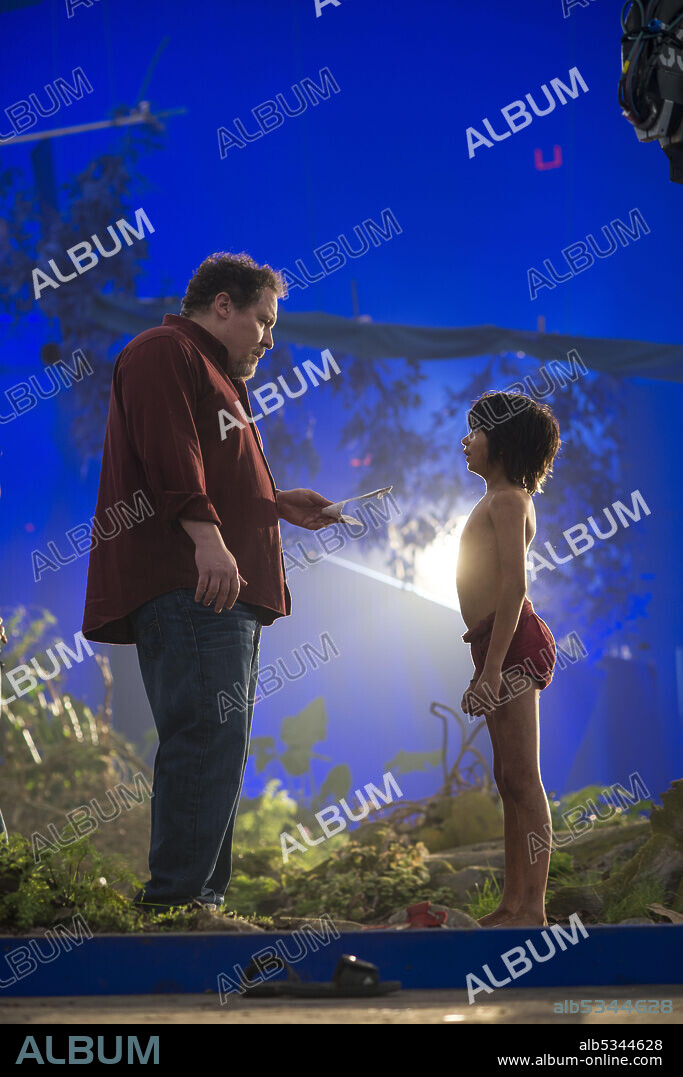 JON FAVREAU y NEEL SETHI en EL LIBRO DE LA SELVA, 2016 (THE JUNGLE BOOK), dirigida por JON FAVREAU. Copyright MPC/WALT DISNEY PICTURES.