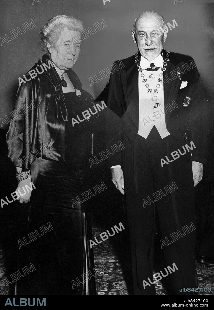 NOBEL PRIZE WINNER IN LITERATURE 1934, Luigi Pirandello from Italy together with swedish author Selma Lagerlöf. Foto: Pressens Bild Kod: 194 . COPYRIGHT PRESSENS BILD.