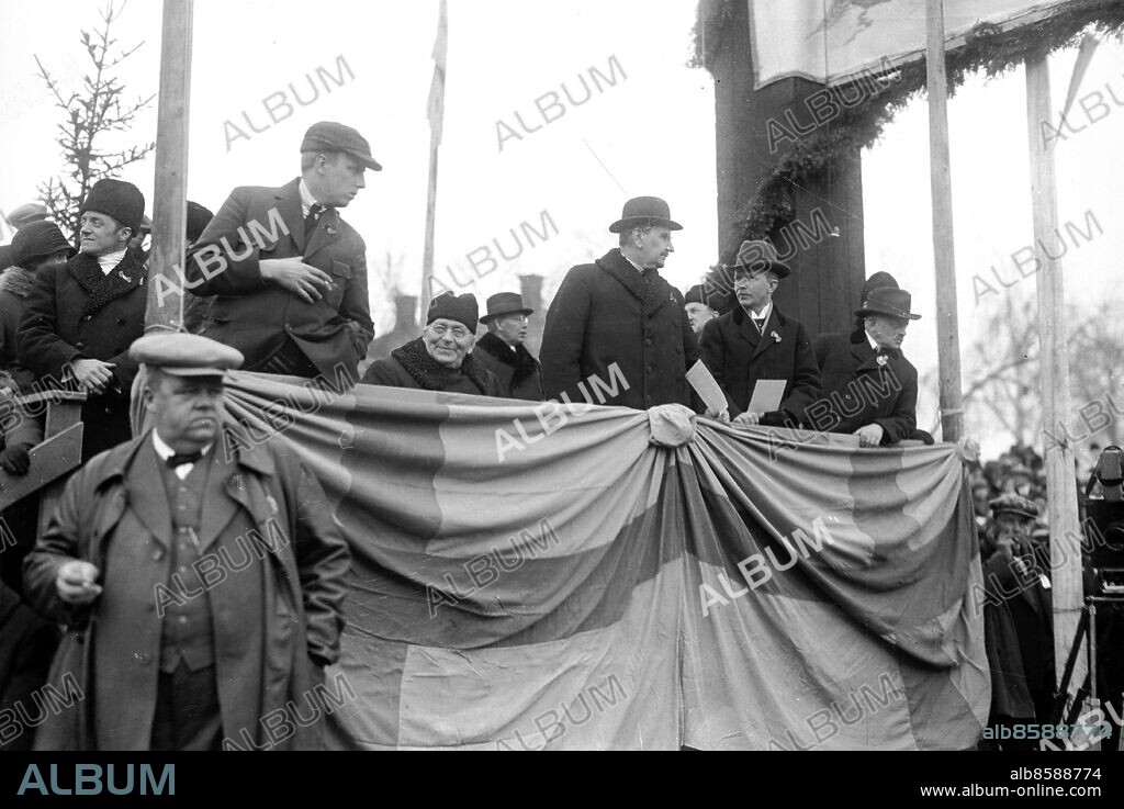 Mora 13 mars 1927. Vasaloppet . statsminister Ekman åser loppet. Foto: Kamerareportage *** Local Caption *** . KAMERAREPORTAGE.