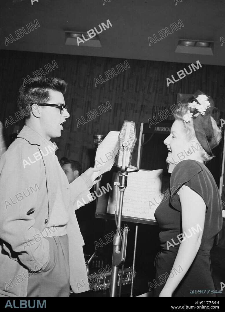 WILLIAM PAUL GOTTLIEB. Portrait of Johnny Desmond and Helen Whiting, New York, N.Y., 1946.