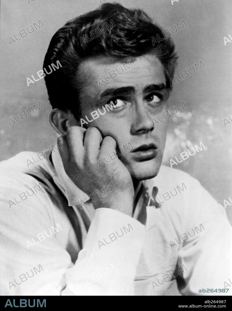 JAMES DEAN en AL ESTE DEL EDÉN, 1955 (EAST OF EDEN), dirigida por ELIA KAZAN. Copyright WARNER BROTHERS.