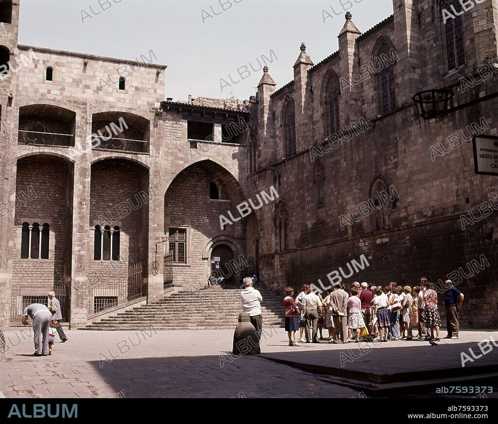 GUILLEM CARBONELL (SIGLO XIV). BARRIO GOTICO - PLAZA DEL REY - FOTO AÑOS 70.