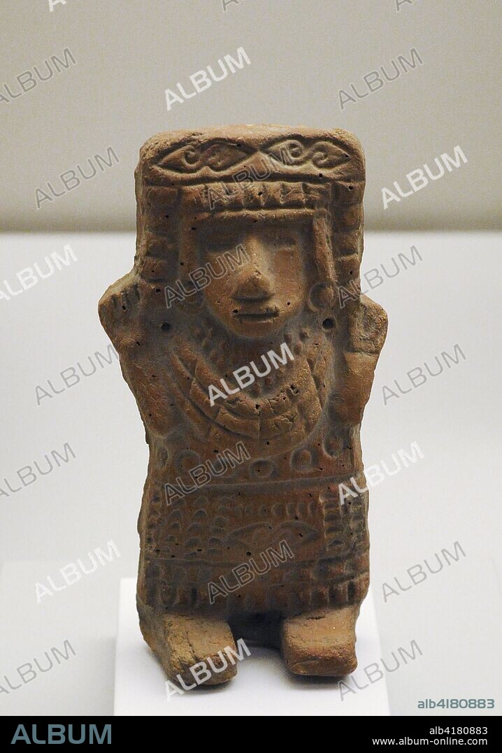 Figura humana. Cerámica. Cultura Zapoteca (Monte Albán III). Período Clásico Temprano y Medio (100-700 d. C). México. Museo de América. Madrid. España.
