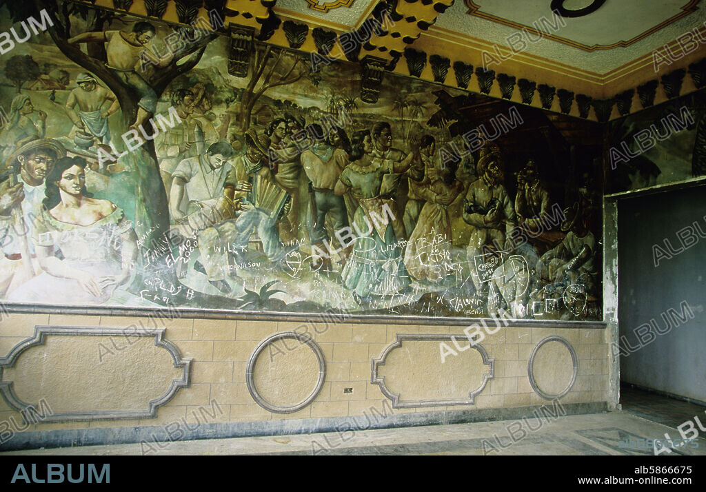 San Cristóbal, mansión de El Cerro, propiedad de el ex-dictador Trujillo; mural de Vela Zanetti.