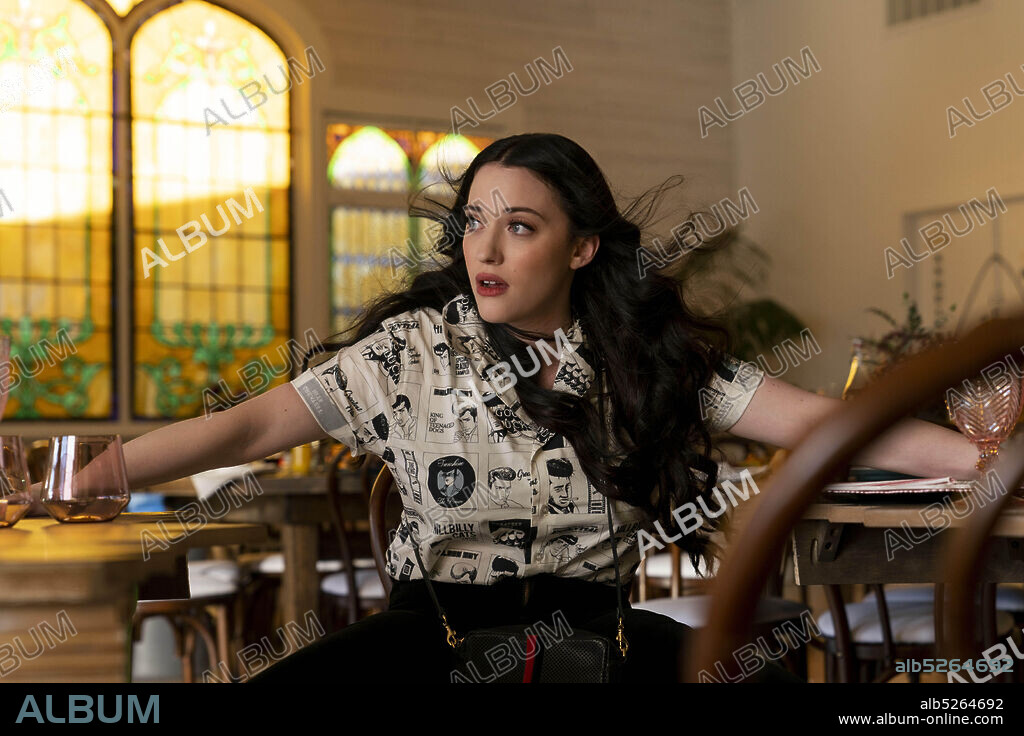 KAT DENNINGS in DOLLFACE, 2019, unter der Regie von ALETHEA JONES, MATT SPICER und STEPHANIE LAING. Copyright CLUBHOUSE PICTURES (II)/LUCKYCHAP ENTERTAINMENT.