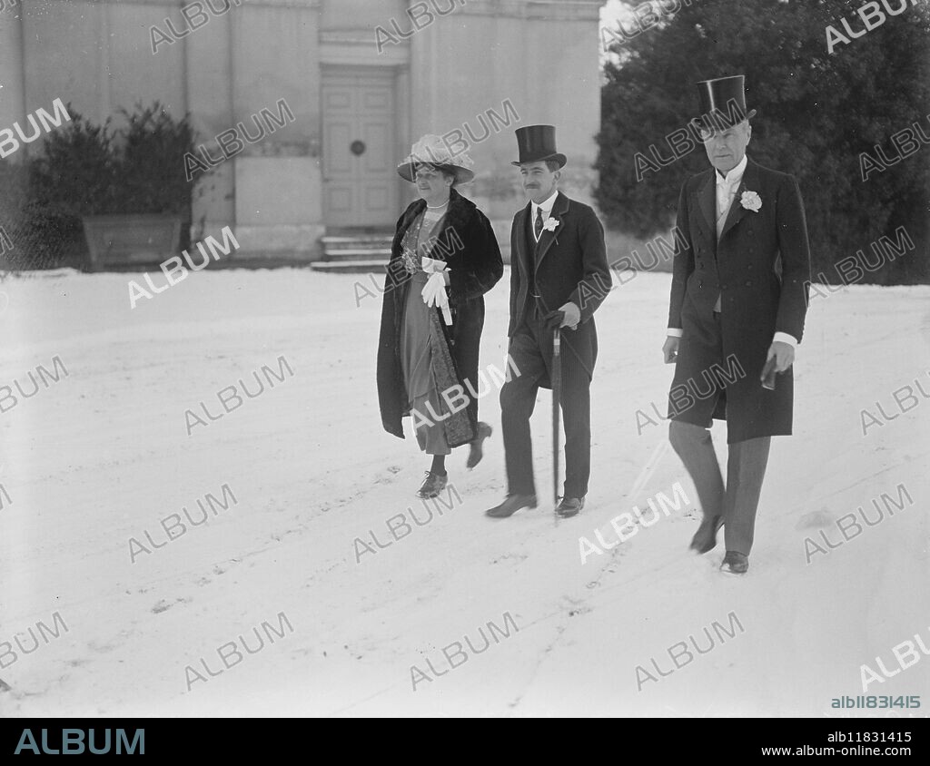 Marquess ' s Daughter Married. Lady Phyllis Harvey and Captain John Duncan were married at Ickworth , near Bury St Edmunds. left to right the Marchioness of Bristol , Lord Erskine , and the Marquis of Bristol. 9 November 1921.