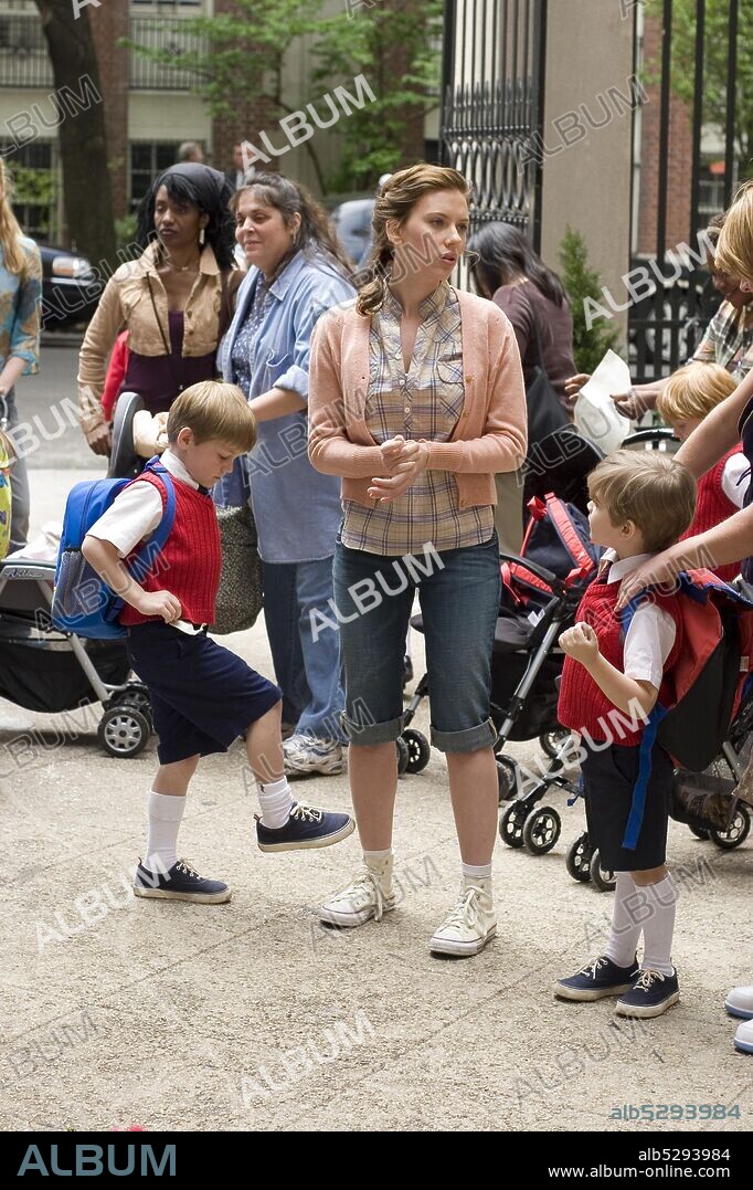 NICHOLAS ART und SCARLETT JOHANSSON in THE NANNY DIARIES, 2007, unter der Regie von ROBERT PULCINI und SHARI SPRINGER BERMAN. Copyright WEINSTEIN COMPANY, THE/FILMCOLONY.