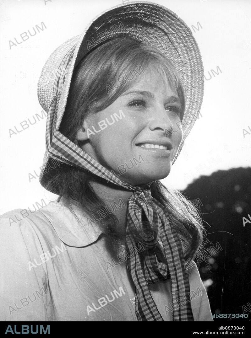 JULIE CHRISTIE en LEJOS DEL MUNDANAL RUIDO, 1967 (FAR FROM THE MADDING CROWD), dirigida por JOHN SCHLESINGER. Copyright M.G.M.