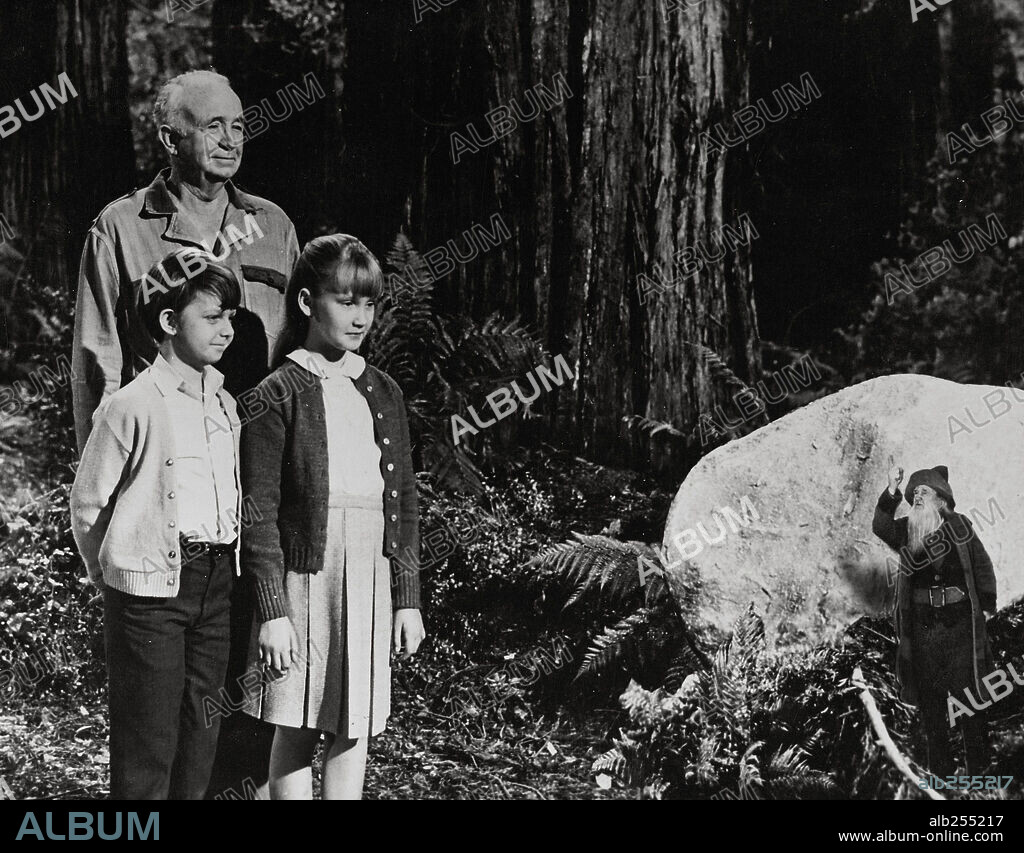 KAREN DOTRICE, MATTHEW GARBER and WALTER BRENNAN in THE GNOME MOBILE, 1967, directed by ROBERT STEVENSON. Copyright WALT DISNEY PICTURES.
