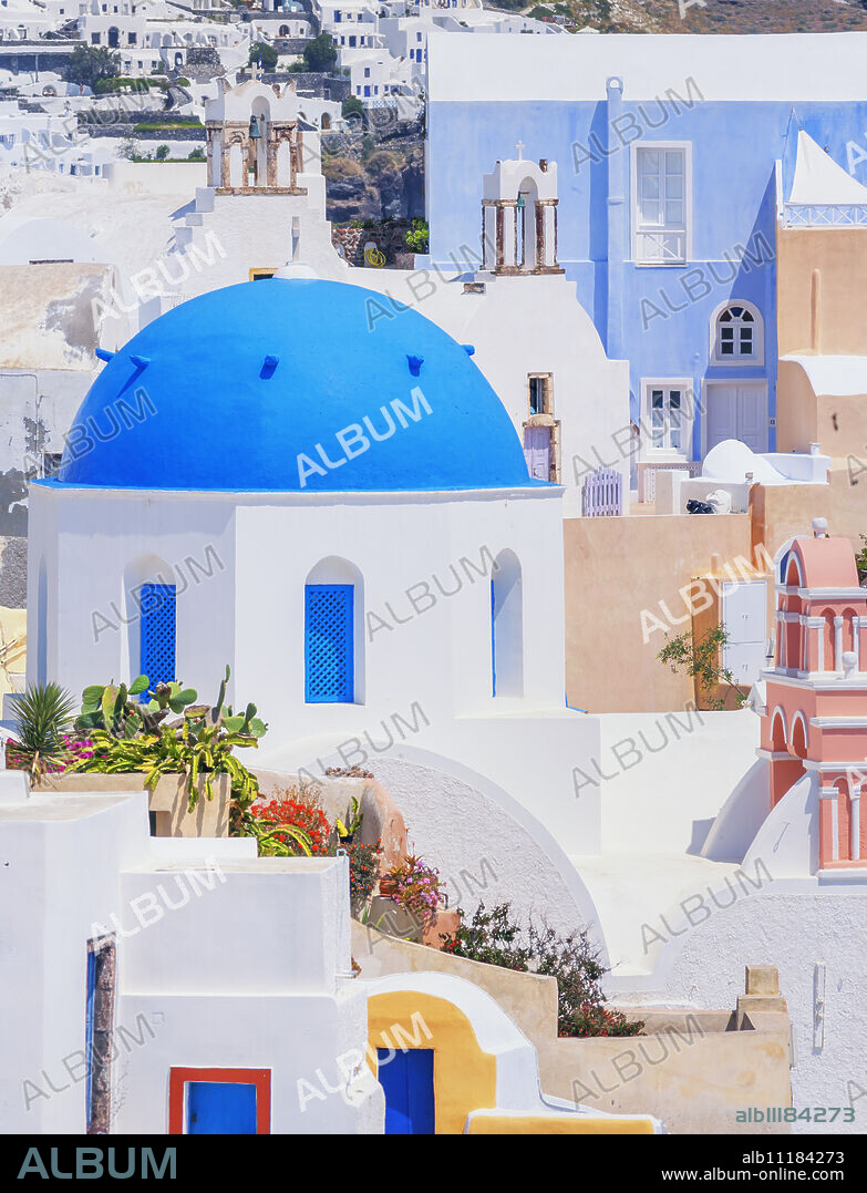 Oia village view, Oia, Santorini, Cyclades Islands, Greek Islands, Greece, Europe.