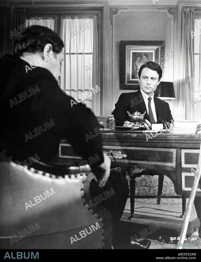 MICHEL SUBOR dans TOPAZ, 1969, réalisé par ALFRED HITCHCOCK. Copyright UNIVERSAL PICTURES.