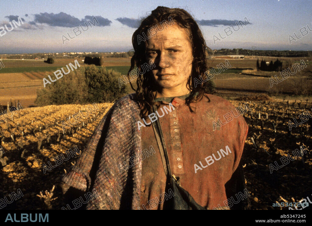 SANDRINE BONNAIRE in VAGABOND, 1985 (SANS TOIT NI LOI), directed by AGNES VARDA. Copyright Films A2 / Ciné Tamaris.