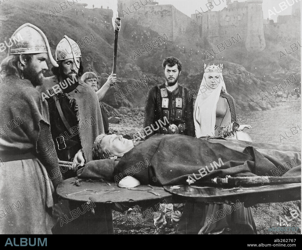JANET LEIGH, KIRK DOUGLAS and TONY CURTIS in THE VIKINGS, 1958, directed by RICHARD FLEISCHER. Copyright BRYNA PRODUCTION/UNITED ARTISTS.