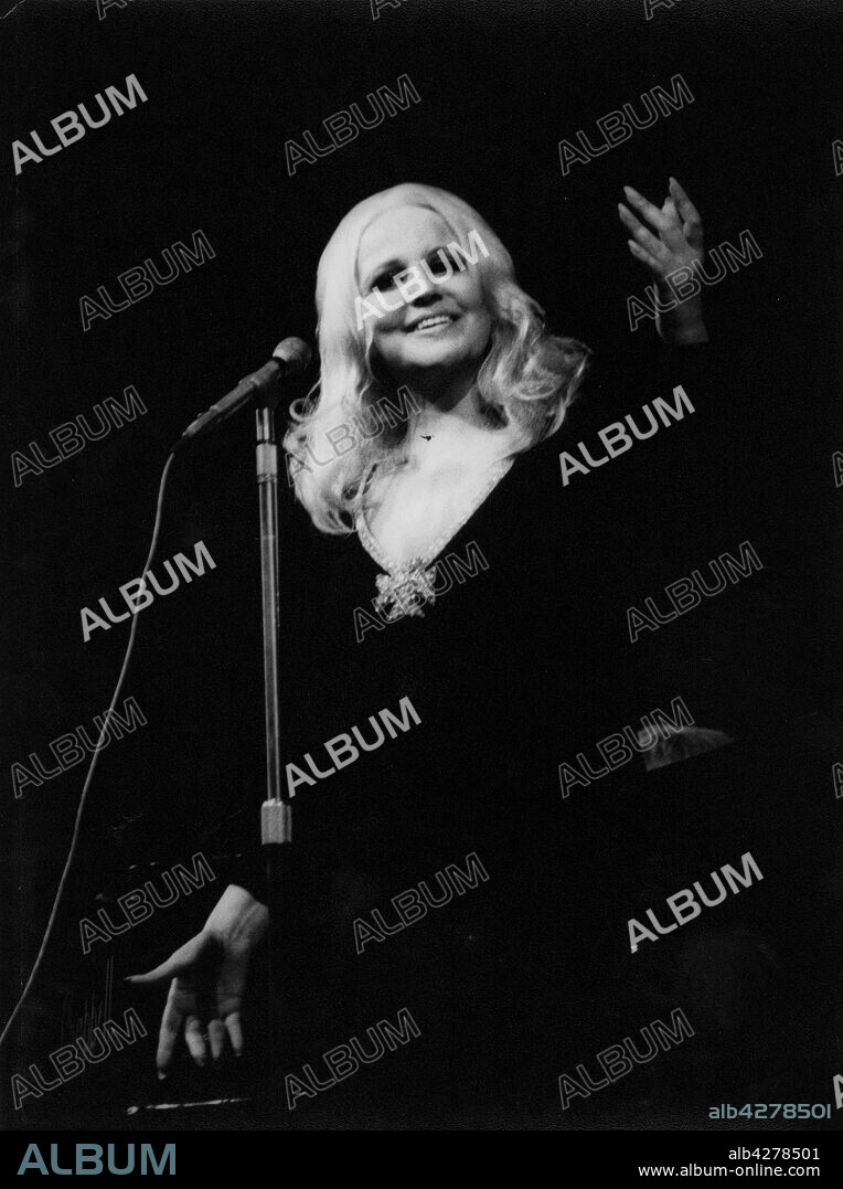 BRIAN FOSKETT. Peggy Lee, Royal Albert Hall, London, 1970.