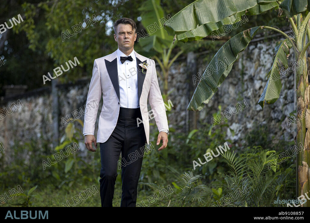 JOSH DUHAMEL en UNA BODA EXPLOSIVA, 2023 (SHOTGUN WEDDING), dirigida por JASON MOORE. Copyright Mandeville Productions.