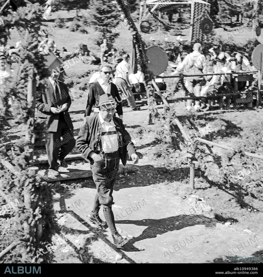 Schützenliesel, Germany 1954, director: Rudolf Schündler, actor Paul Hörbiger during filming.